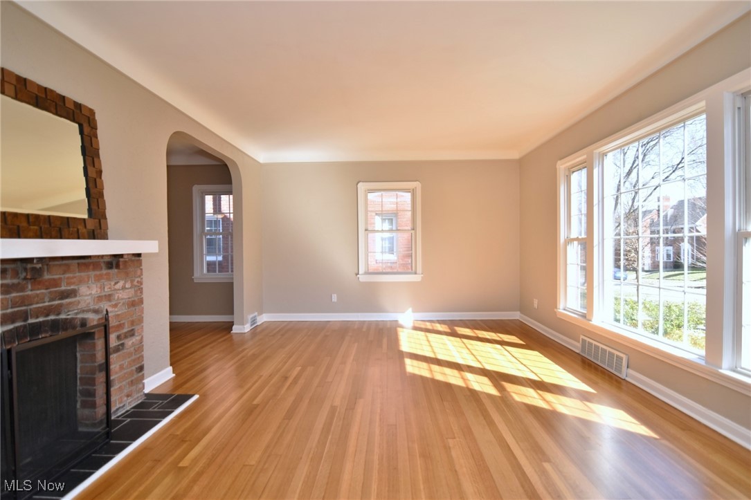 2568 Saybrook Road Cleveland, OH 44118 - Photo 7 of 50 Gallery Image 7