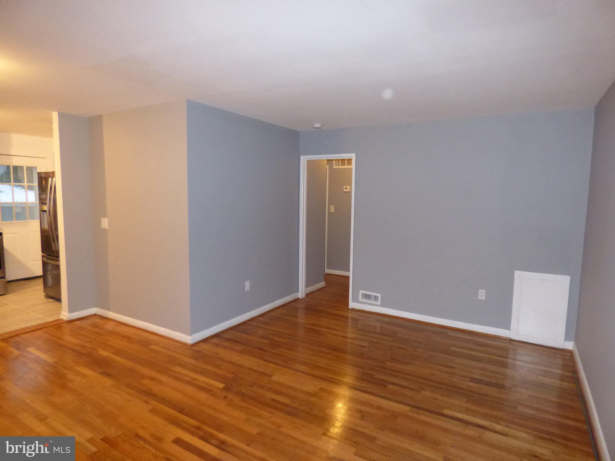 7829 Burnside Road Landover, MD 20785 - Photo 18 of 38 Living Room