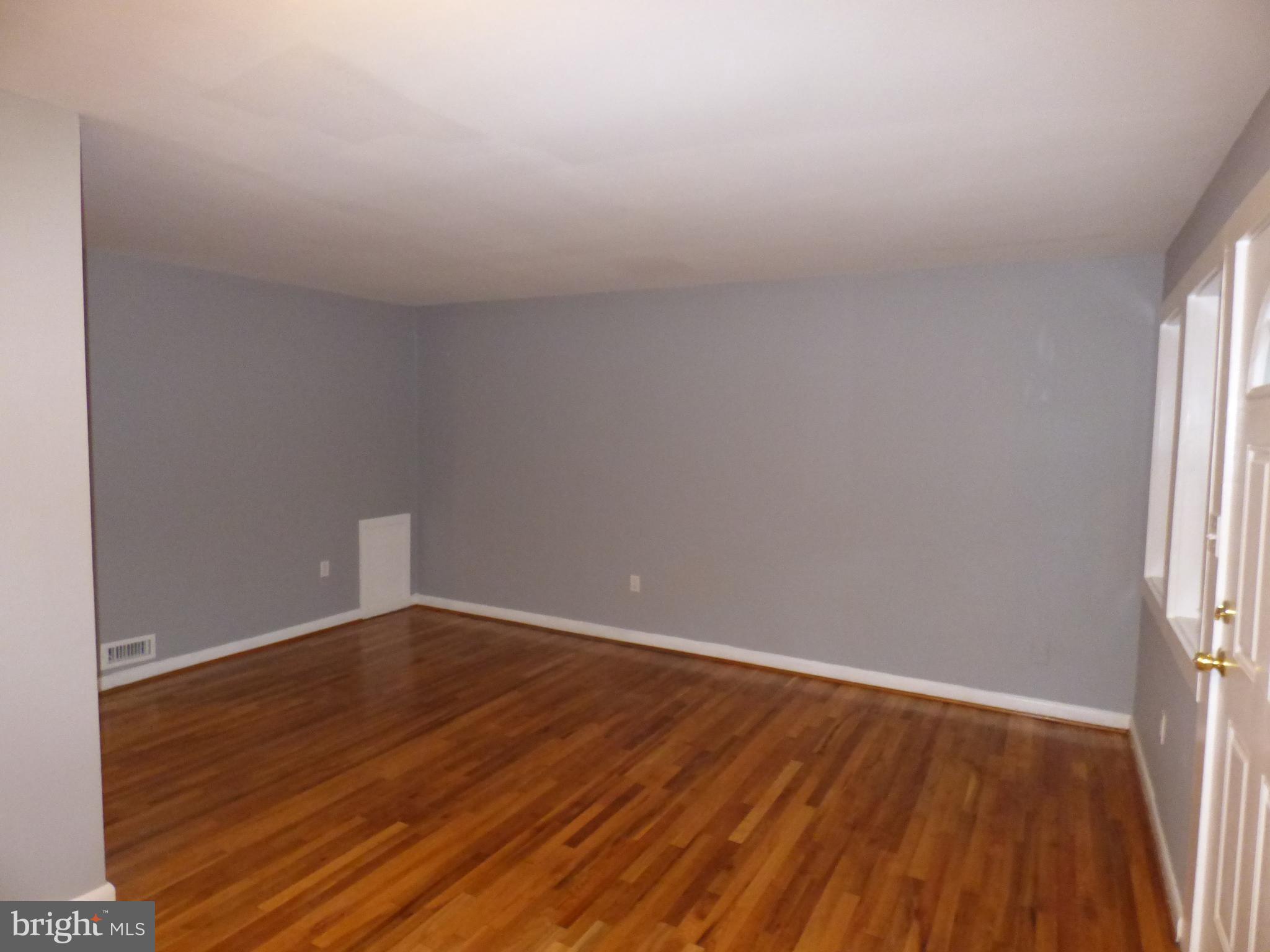 7829 Burnside Road Landover, MD 20785 - Photo 20 of 38 Living Room