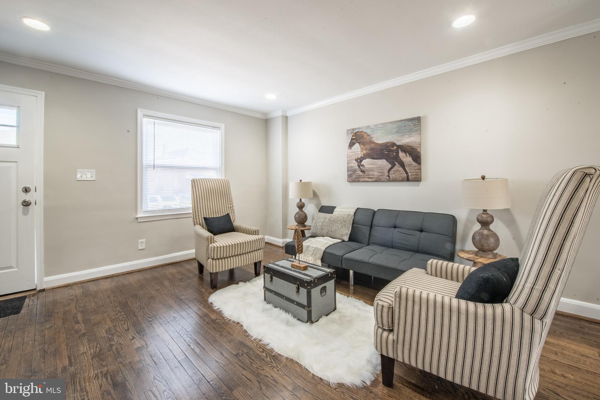 408 Grovethorn Road Baltimore, MD 21220 - Photo 8 of 33 Living Room