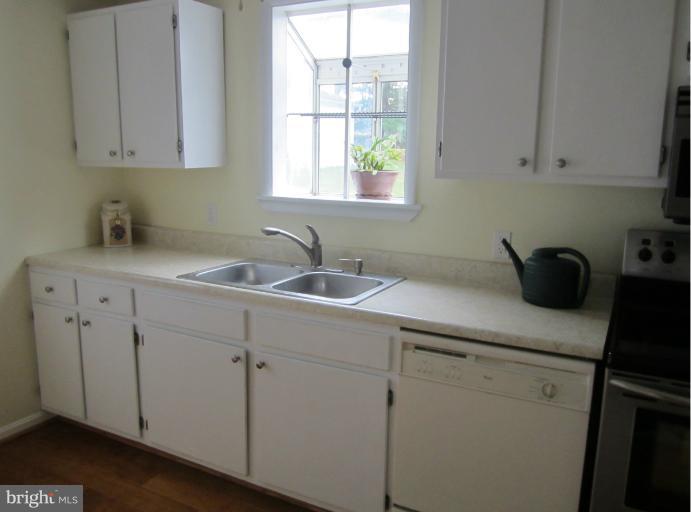 604 Greyhound Road Essex, MD 21221 - Photo 12 of 21 Kitchen