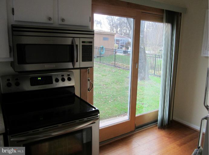 604 Greyhound Road Essex, MD 21221 - Photo 9 of 21 Kitchen