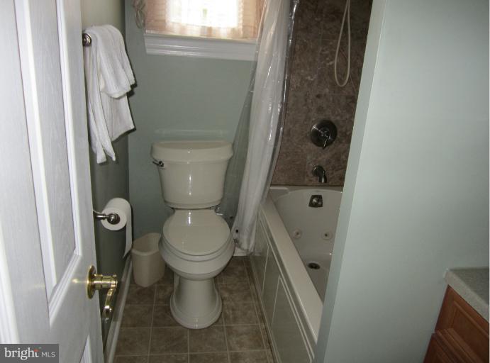604 Greyhound Road Essex, MD 21221 - Photo 10 of 21 Bath