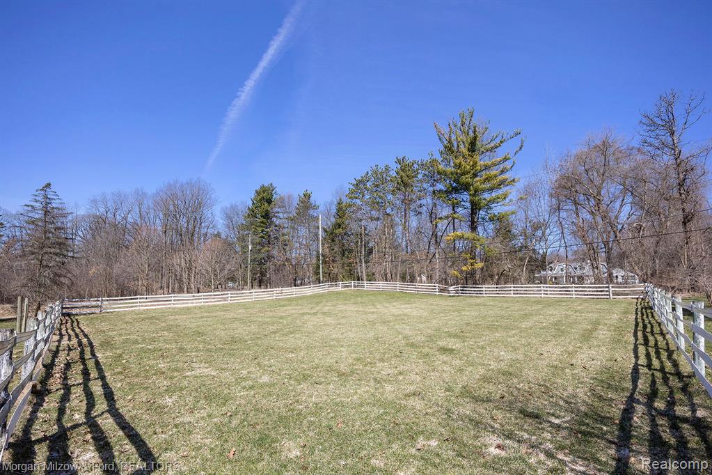 9662 Hadley Road Clarkston, MI 48348 - Photo 37 of 55