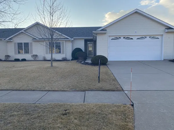 $345,900 | 35 Madison Circle, Davenport, IA 52806
