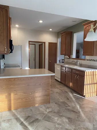 $345,900 | 35 Madison Circle, Davenport, IA 52806
