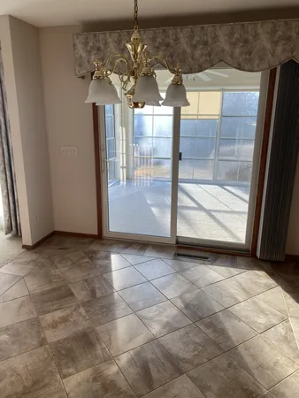 $345,900 | 35 Madison Circle, Davenport, IA 52806