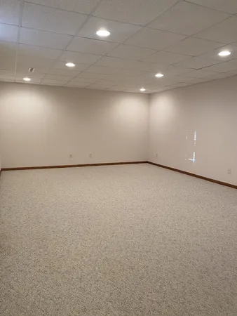 $345,900 | 35 Madison Circle, Davenport, IA 52806