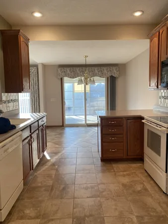 $345,900 | 35 Madison Circle, Davenport, IA 52806