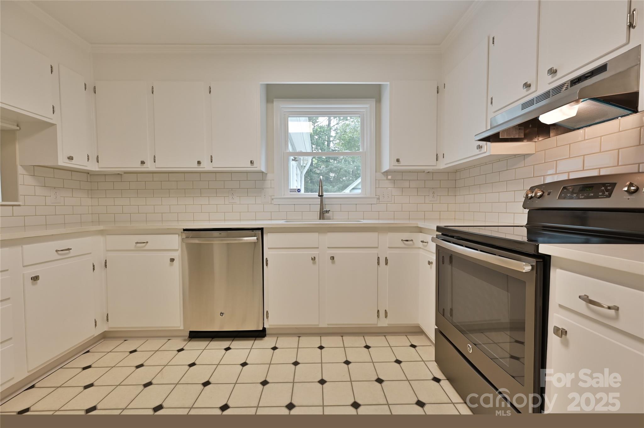 7001 Graburn Road Charlotte, NC 28226 - Photo 18 of 48 Gallery Image 18