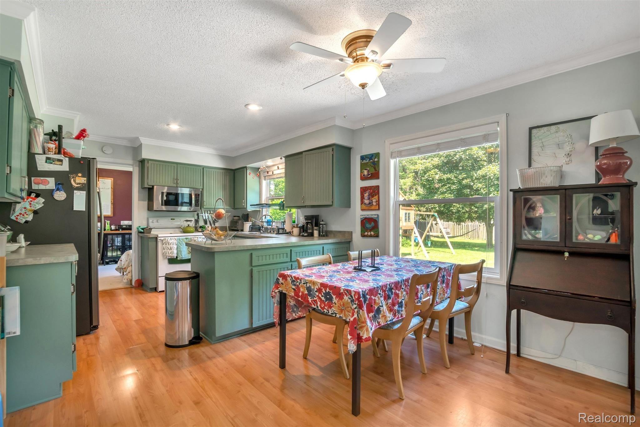 5393 South Genesee Road Grand Blanc, MI 48439 - Photo 12 of 40 16-5393 S Genesee Rd-WindowStill-Re.jpg