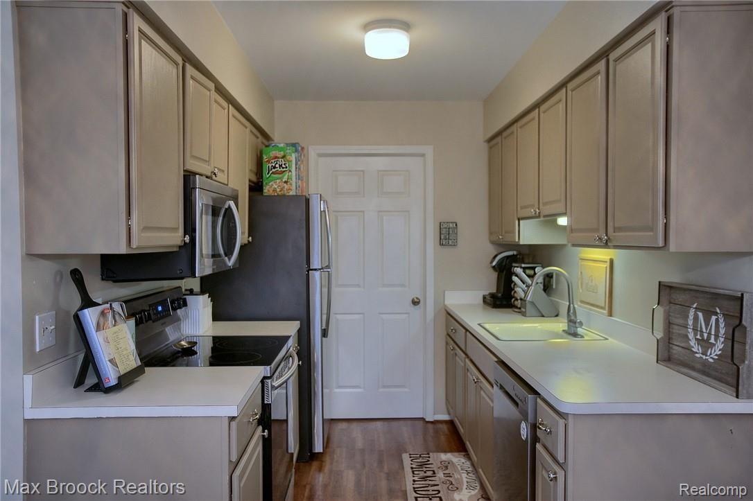 7-Kitchen.jpg