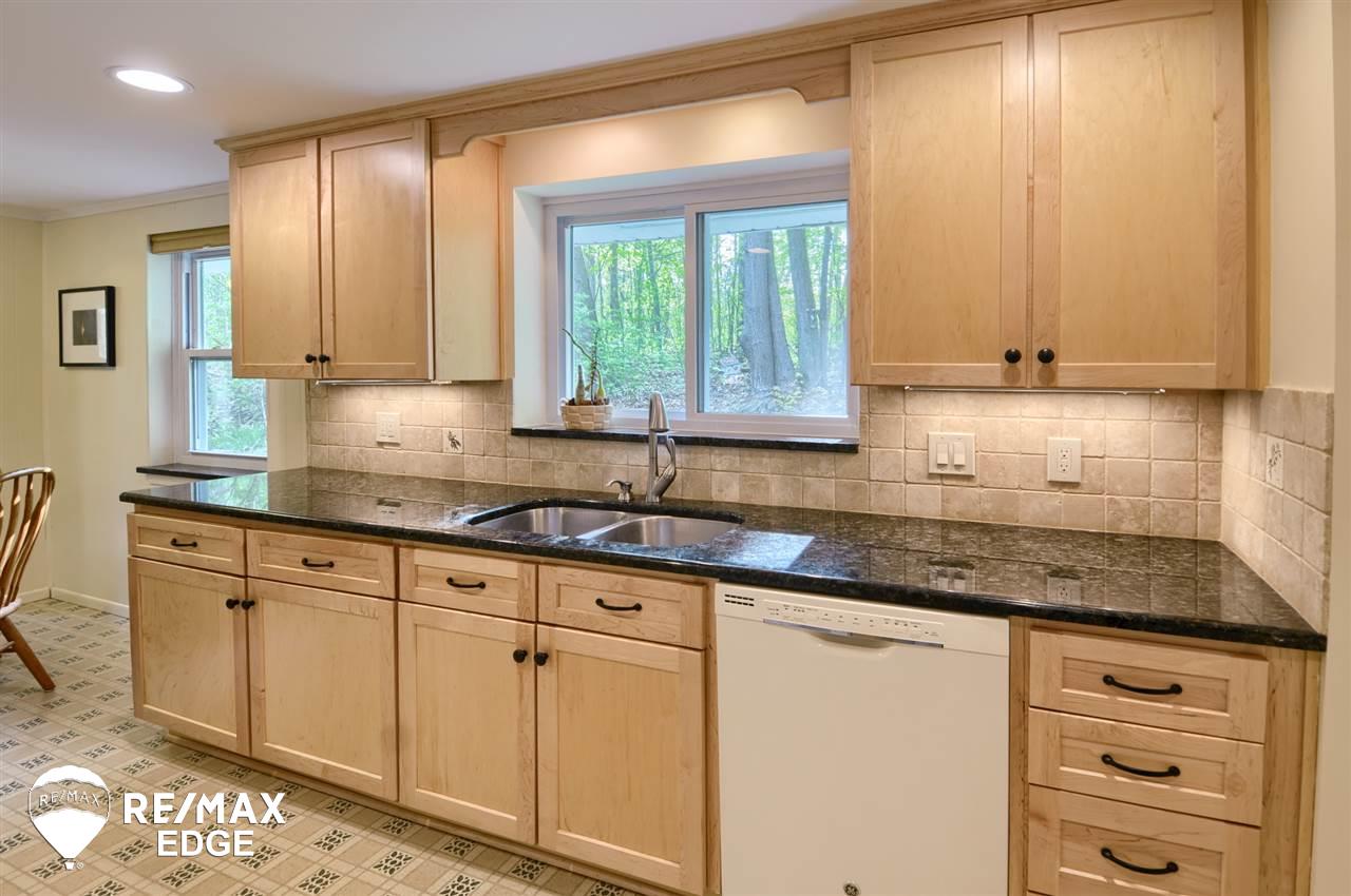 4146 East Coldwater Road Flint, MI 48506 - Photo 3 of 24 31380626-2.JPG