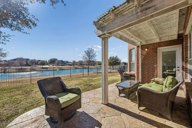 a house view with a outdoor space