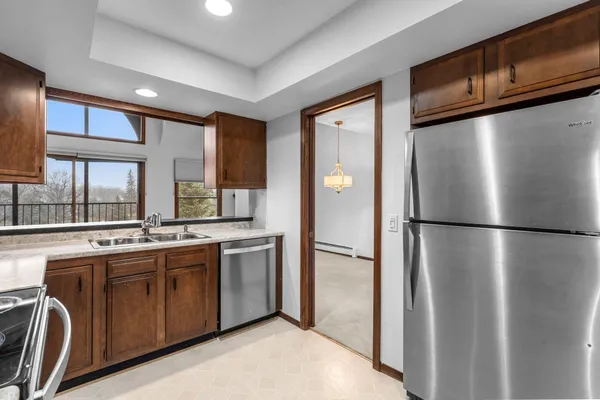 $192,000 | 9700 Portland Avenue South, Unit 332, Bloomington, MN 55420