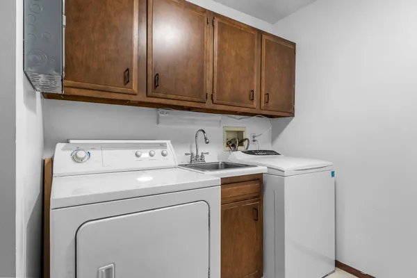 $192,000 | 9700 Portland Avenue South, Unit 332, Bloomington, MN 55420