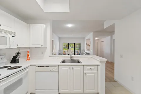 $320,000 | 2915 Tuscany Court, Unit 102, Palm Beach Gardens, FL 33410