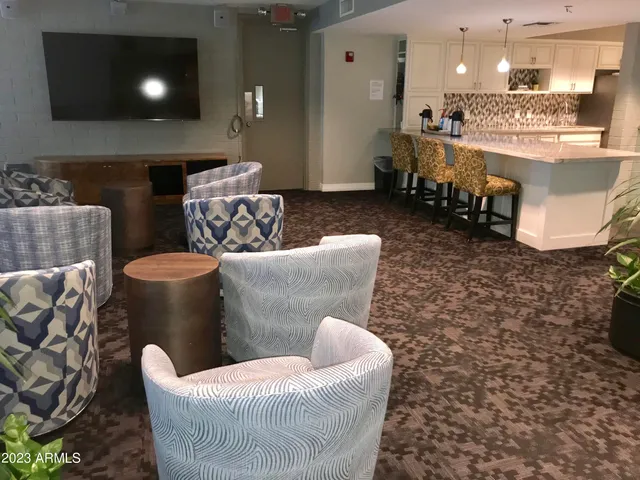 $1,875 | 1701 East Colter Street, Unit 323, Phoenix, AZ 85016