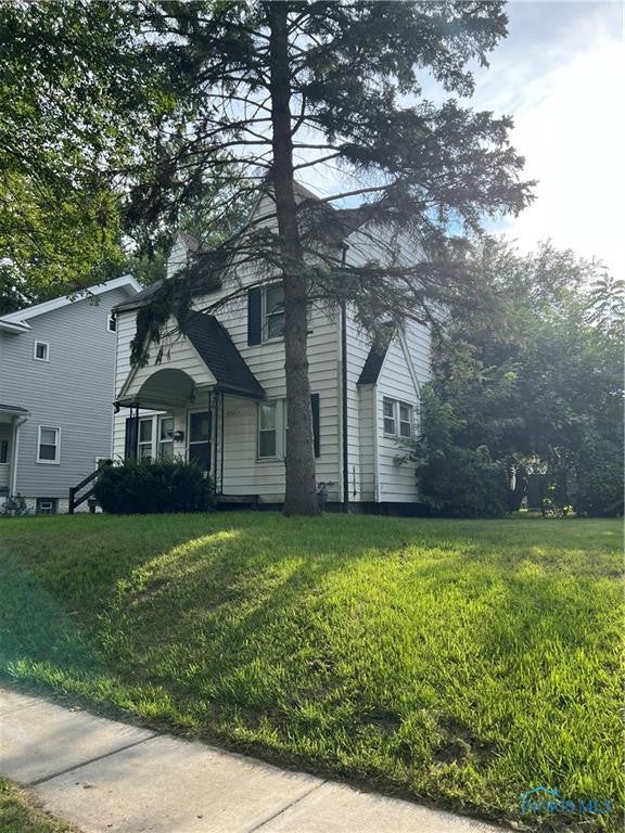 1757 Pilgrim Road Toledo, OH 43607 - Photo 3 of 12 Gallery Image 3