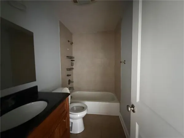 $1,150 | 3301 Golden Drive, Unit B, Chalmette, LA 70043
