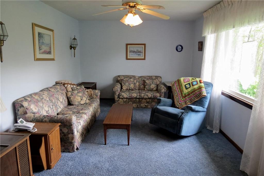 130 Frank Lane Extension Rochester, PA 15074 - Photo 4 of 21 Livingroom