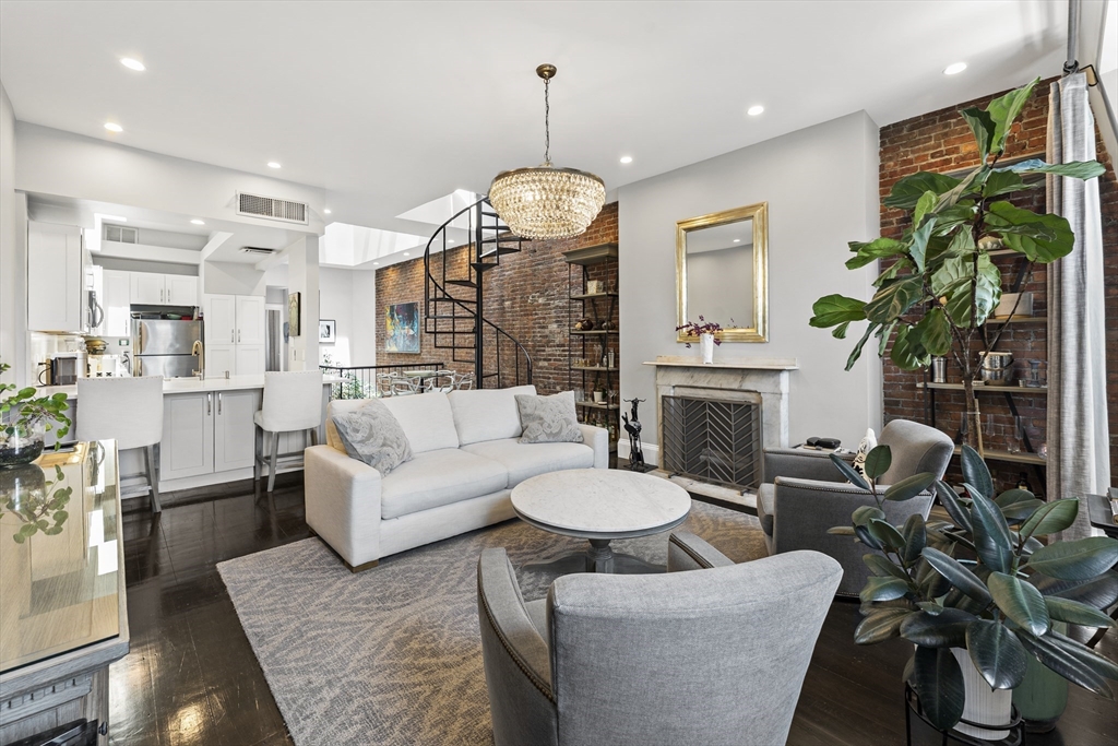 265 Beacon Street, Unit 5 Boston, MA 02116 - Photo 2 of 20