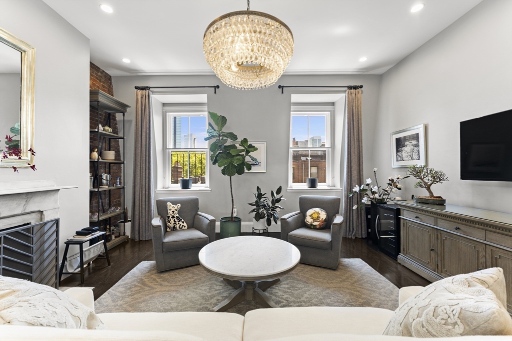 265 Beacon Street, Unit 5 Boston, MA 02116 - Photo 3 of 20