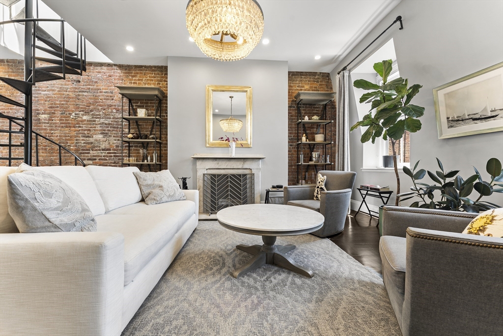 265 Beacon Street, Unit 5 Boston, MA 02116 - Photo 4 of 20