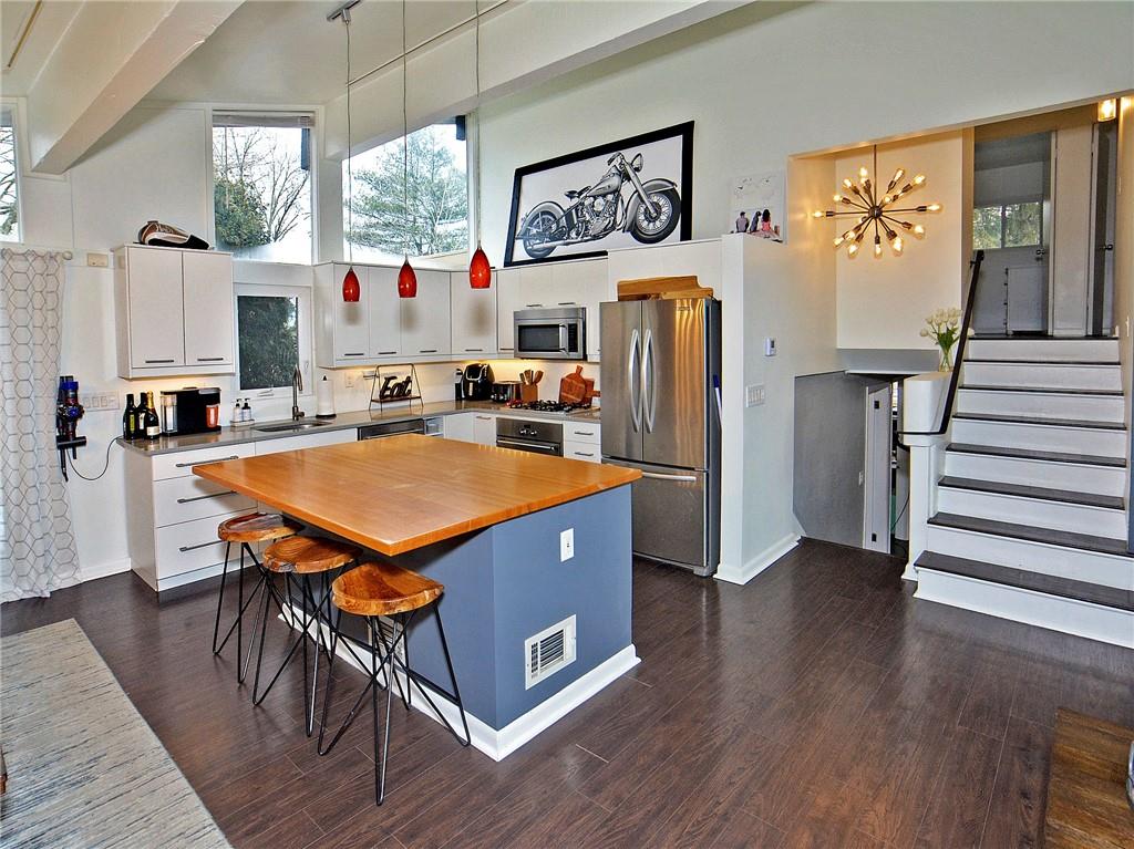 108 Leslie Road Monroeville, PA 15146 - Photo 3 of 25 Gallery Image 3