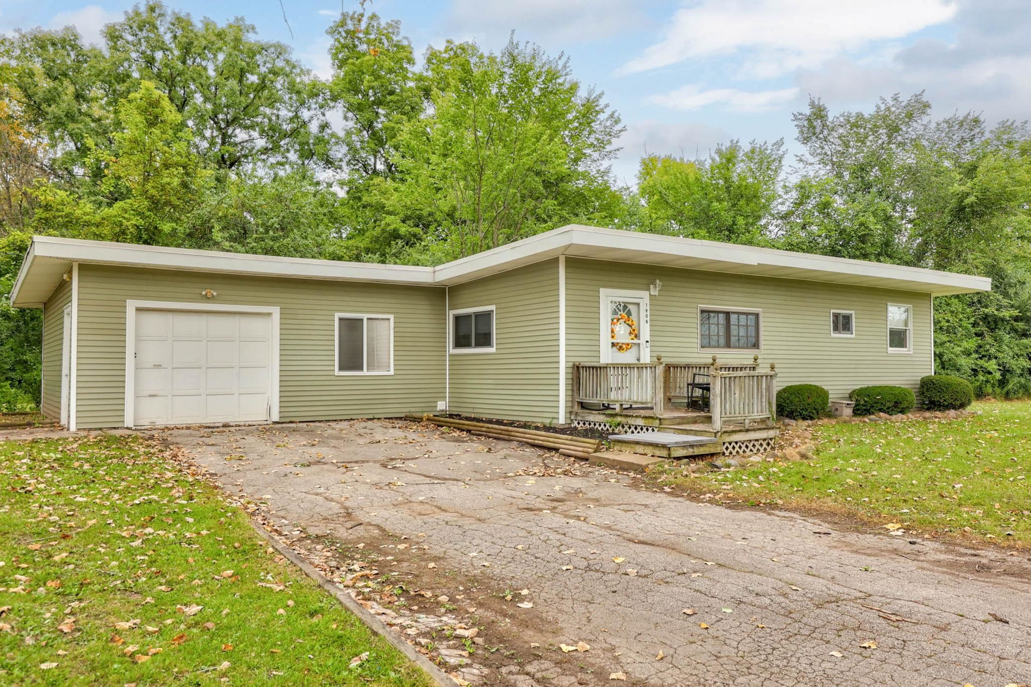 1906 Banner Road Saginaw, MI 48601 - Photo 3 of 40