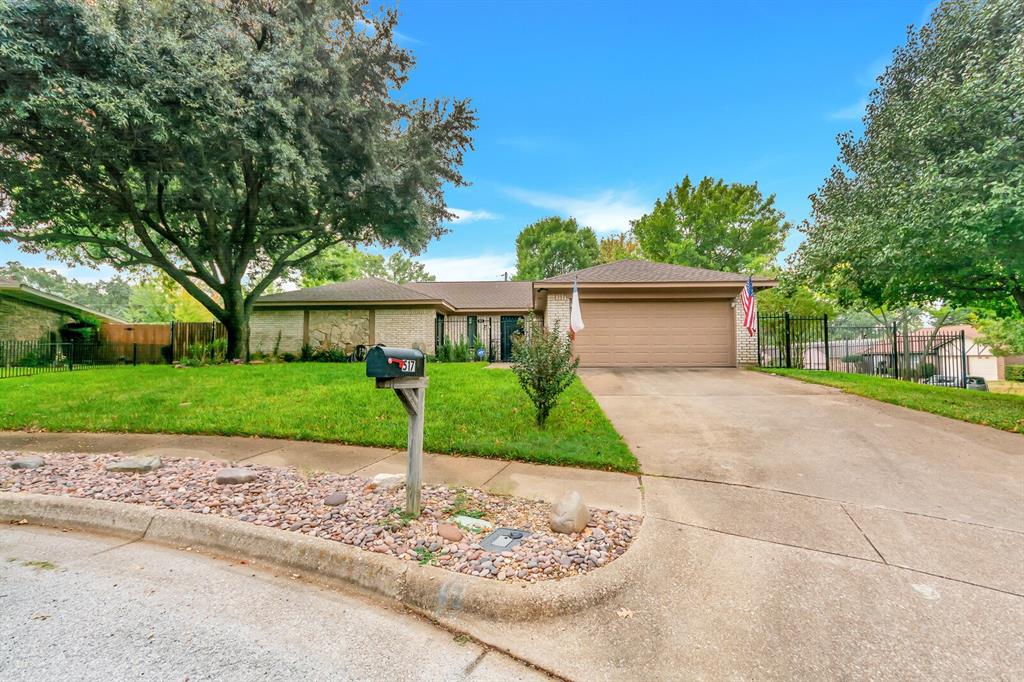 517 Live Oak Drive, Euless, TX 76040 Compass
