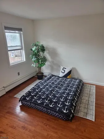 $1,750 | 90 St Rt181 Lake, Lake Hopatcong, NJ 07849