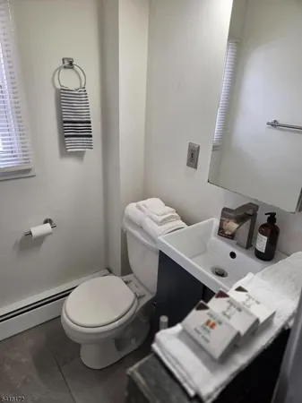 $1,750 | 90 St Rt181 Lake, Lake Hopatcong, NJ 07849