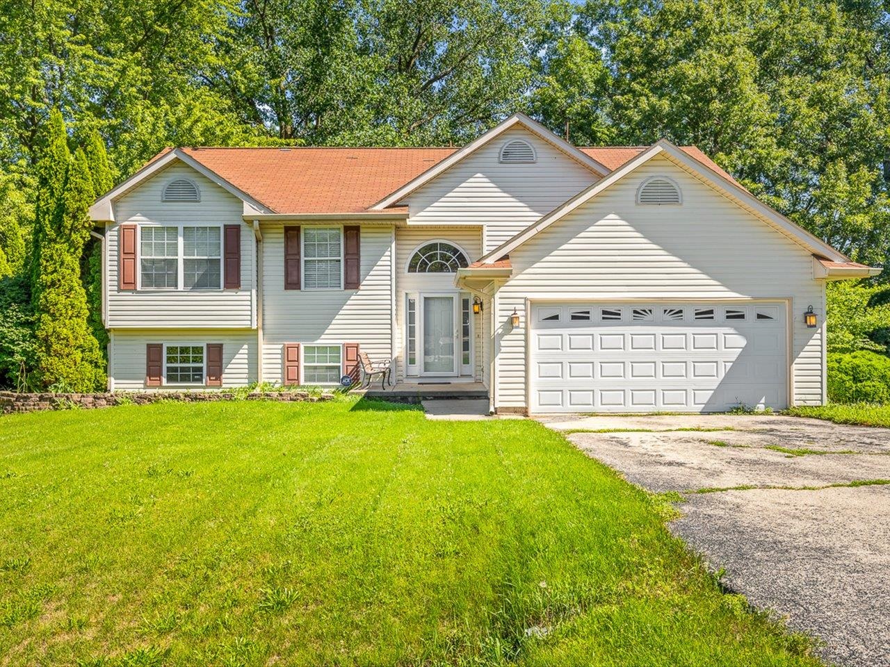 212 Rochester Road Northeast Poplar Grove, IL 61065 - Photo 2 of 39