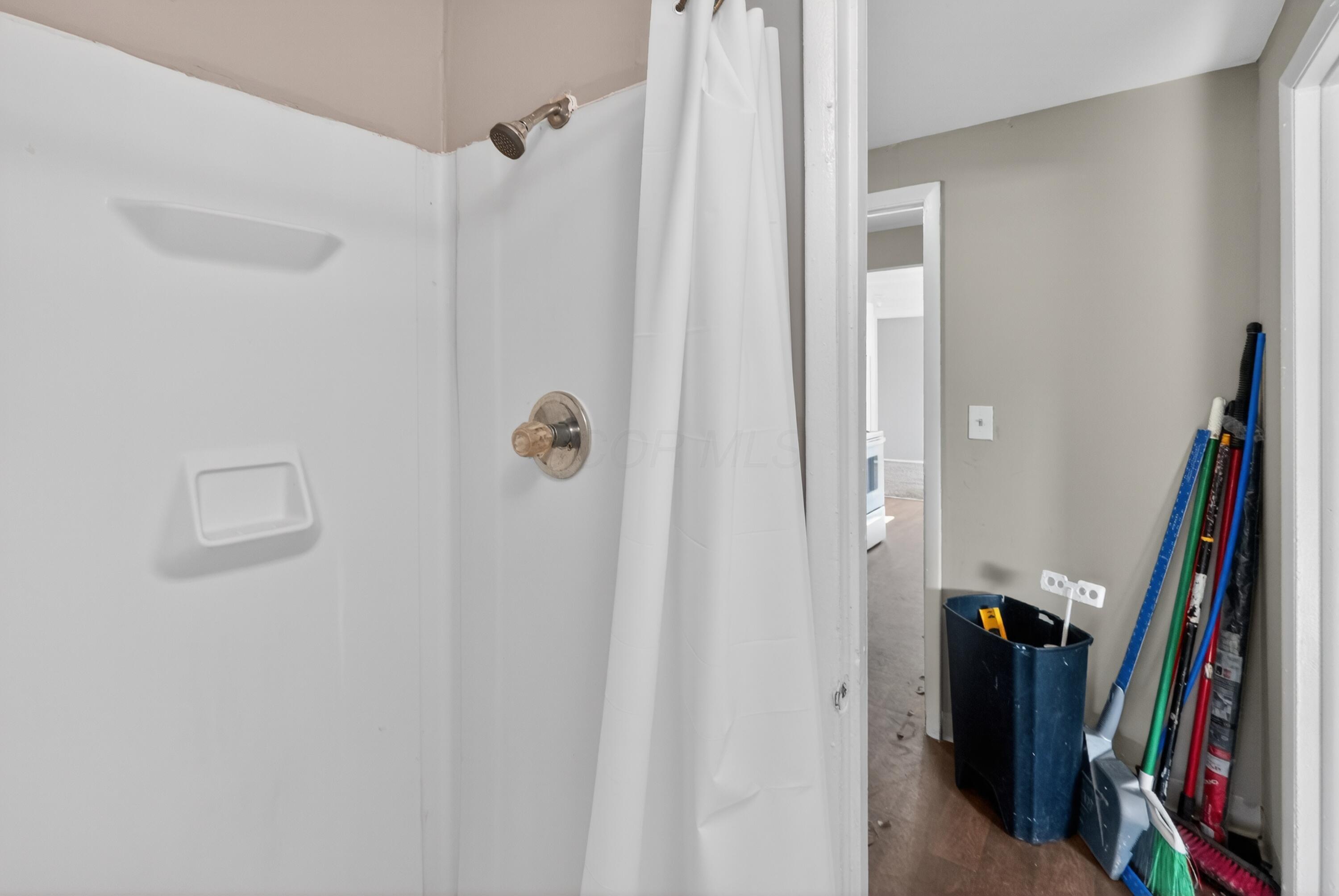 5716 Cairo Road Westerville, OH 43081 - Photo 20 of 30 24_5716_Cairo_Rd_Westerville_OH_43081-Ba