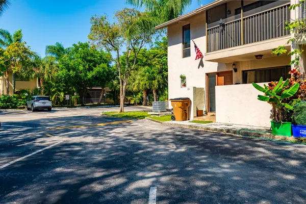 $2,700 | 740 Southeast 1st Way, Unit 101, Deerfield Beach, FL 33441