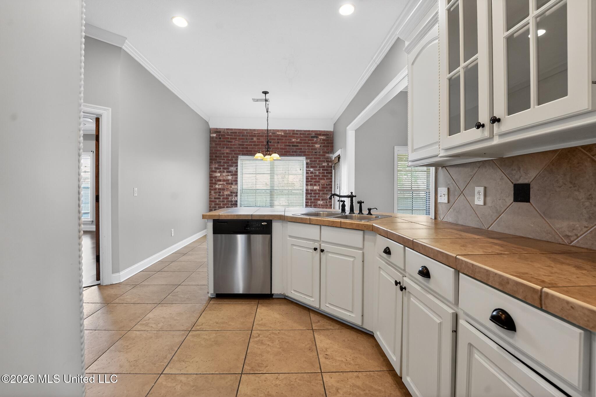 308 Turtle Hollow Brandon, MS 39047 - Photo 17 of 40 14_308_Turtle_Hollow-Kitchen-8063