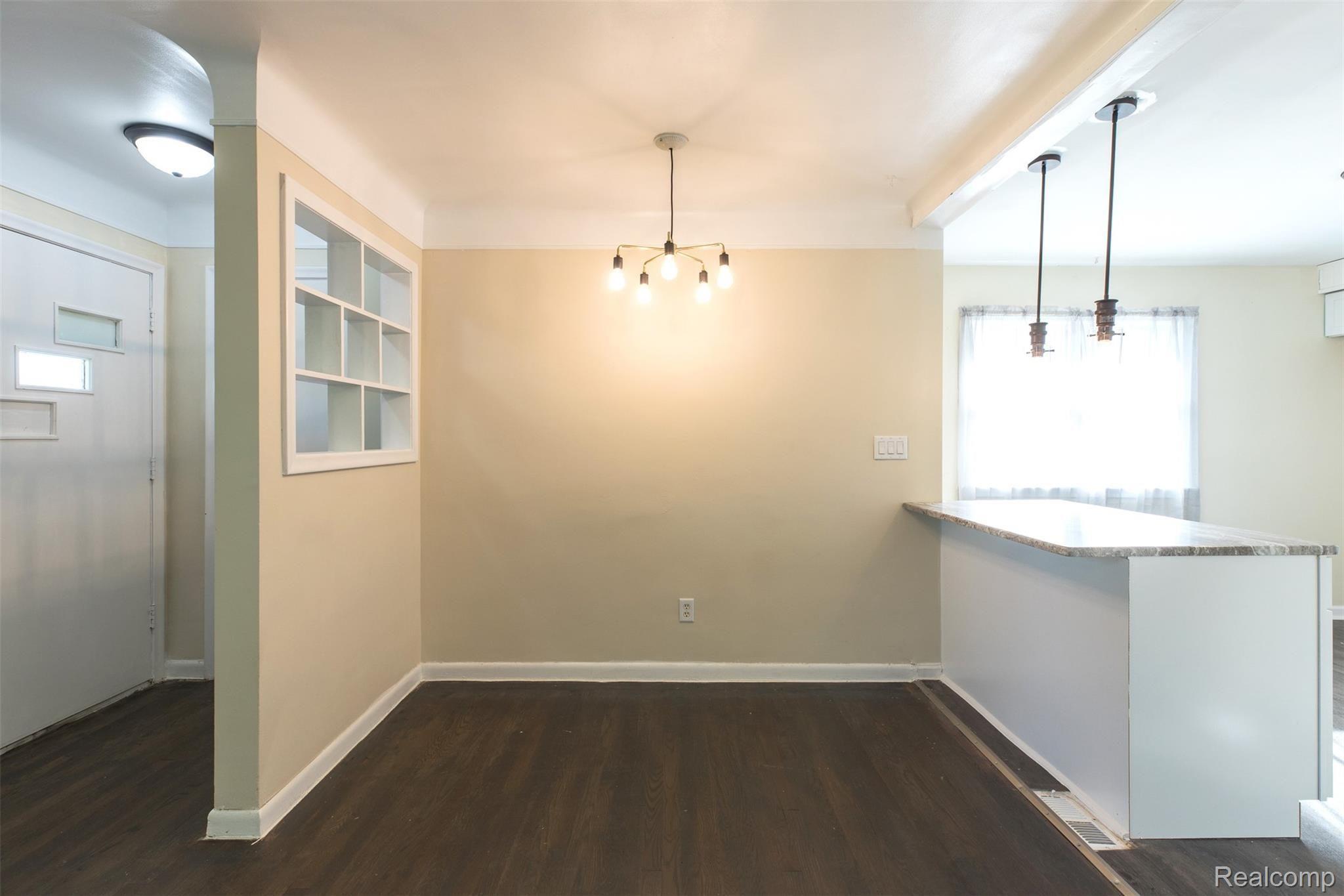 14378 Trenton Road Southgate, MI 48195 - Photo 9 of 34 Dinning room space