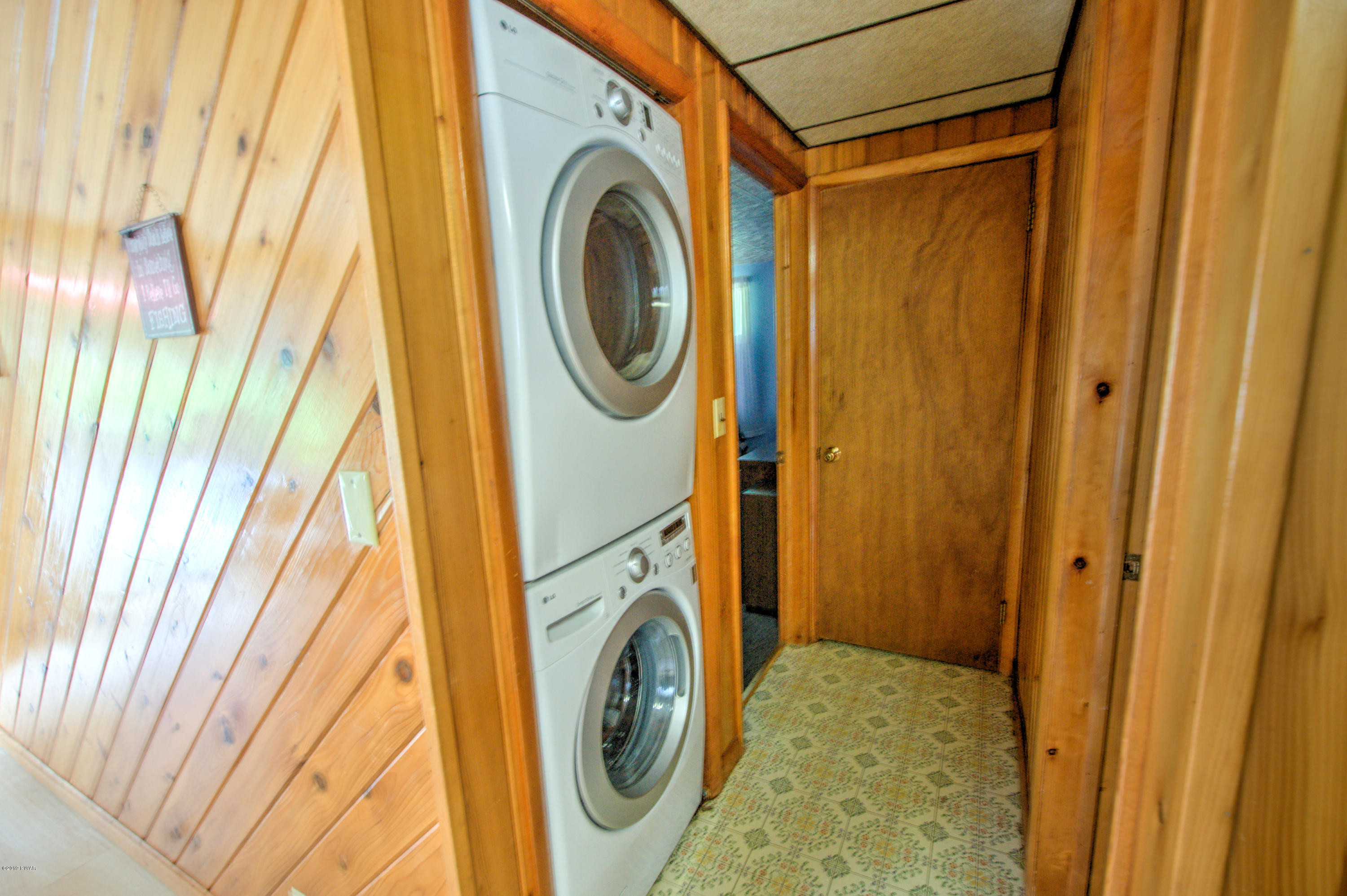 125 Old Oak Road Tafton, PA 18464 - Photo 22 of 35 18-Laundry