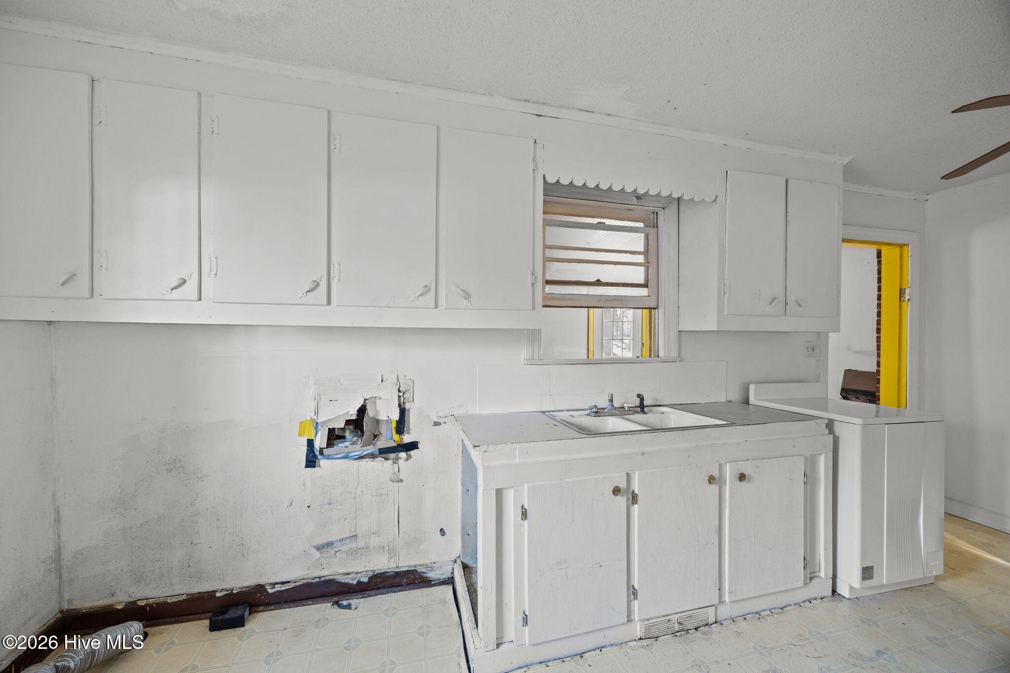 1358 Warrentown Road Snow Hill, NC 28580 - Photo 24 of 47 Utility/Laundry Room