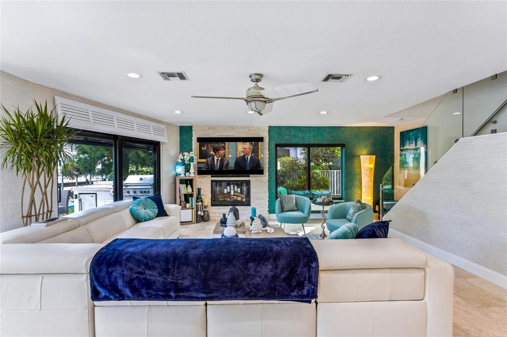 2541 Northeast 48th Street Lighthouse Point, FL 33064 - Photo 13 of 31