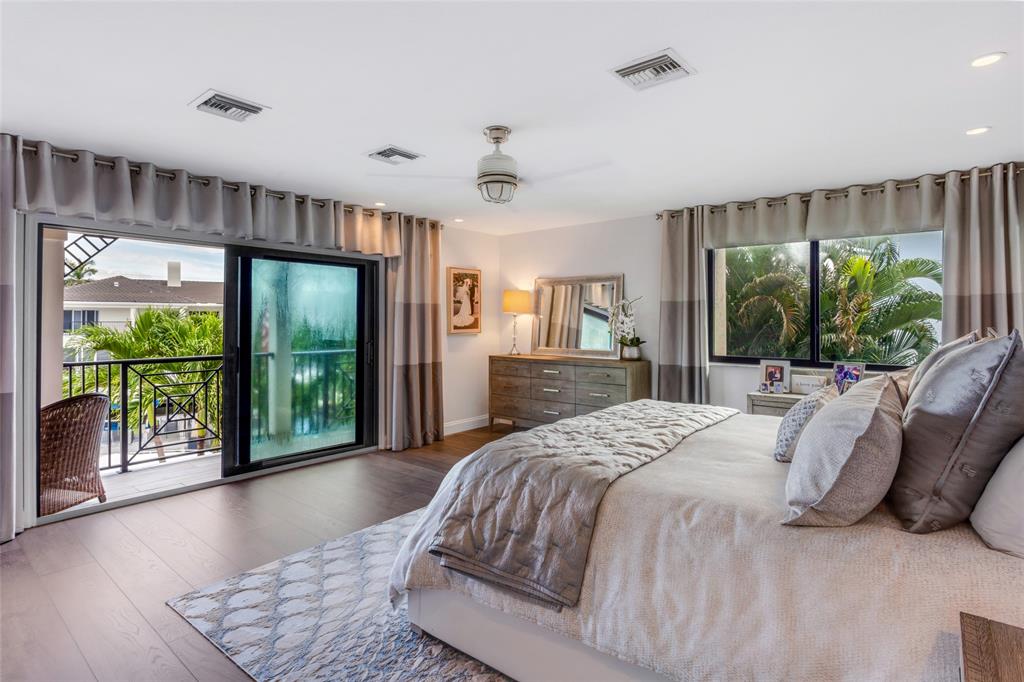 2541 Northeast 48th Street Lighthouse Point, FL 33064 - Photo 18 of 31