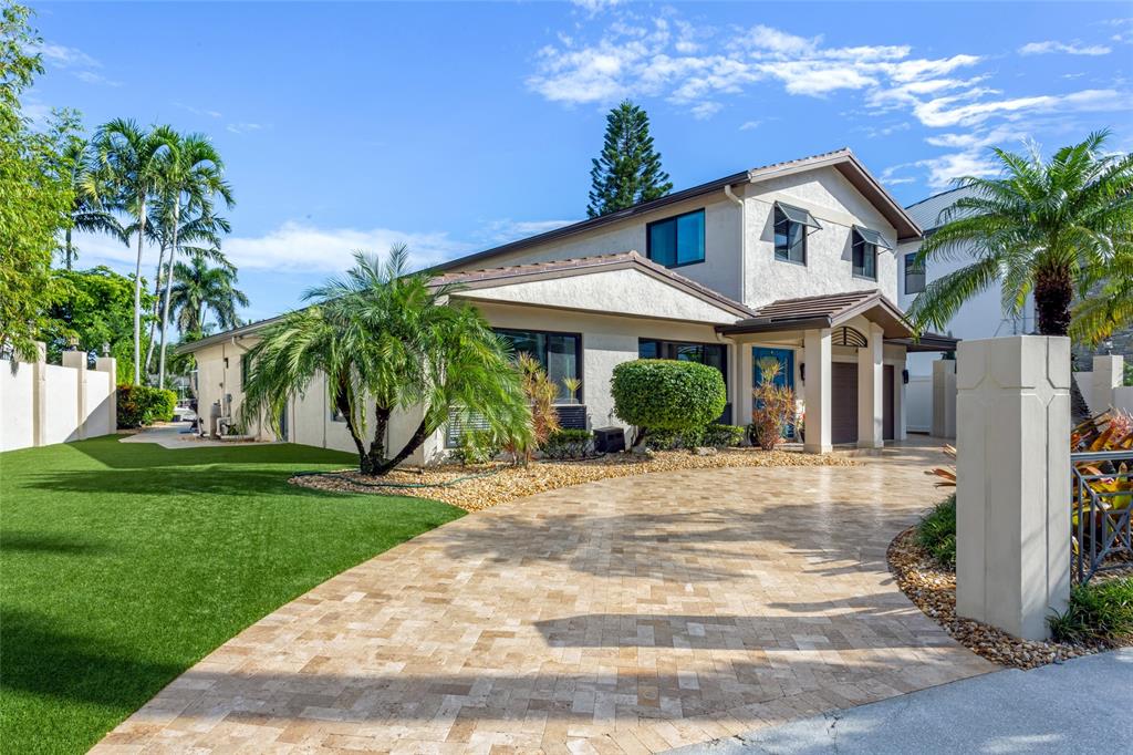 2541 Northeast 48th Street Lighthouse Point, FL 33064 - Photo 4 of 31