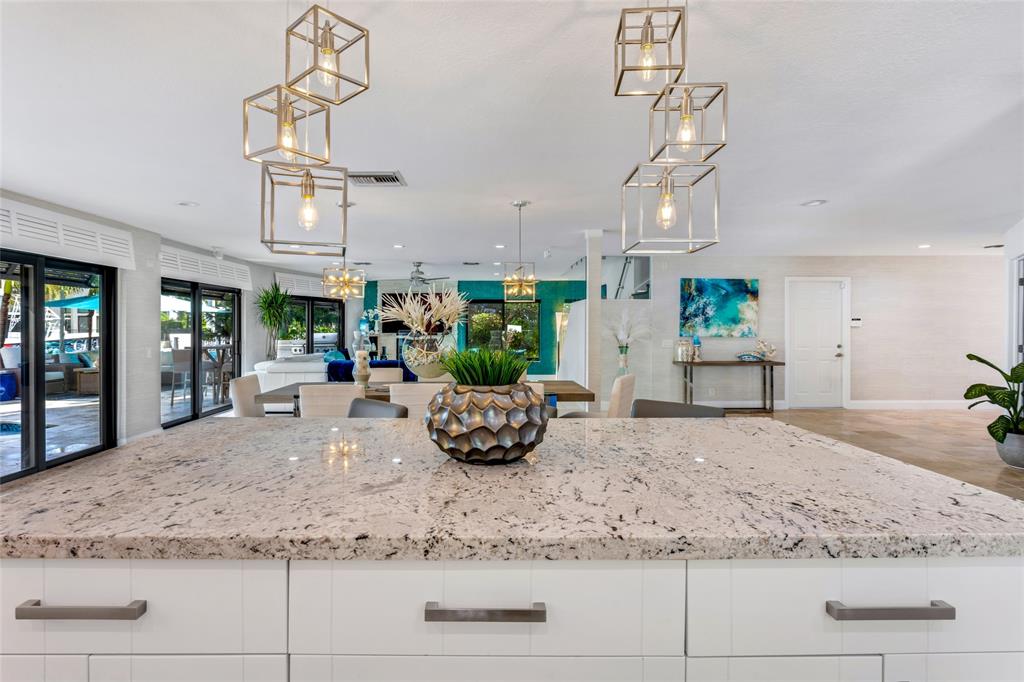 2541 Northeast 48th Street Lighthouse Point, FL 33064 - Photo 8 of 31