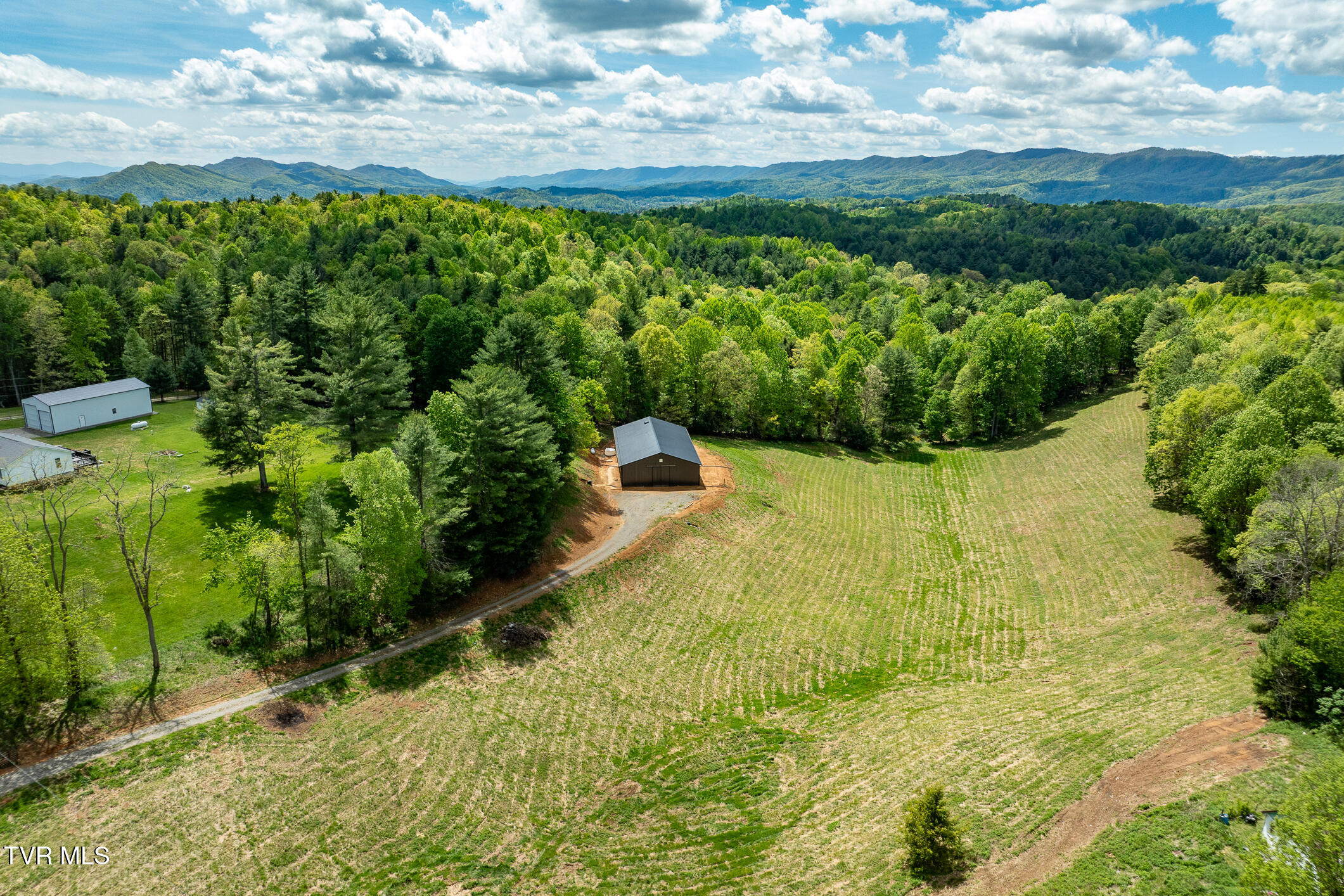 835 Red Brush Road Mountain City, TN 37683 - Photo 13 of 60 835 Red Brush Road (13 of 60)