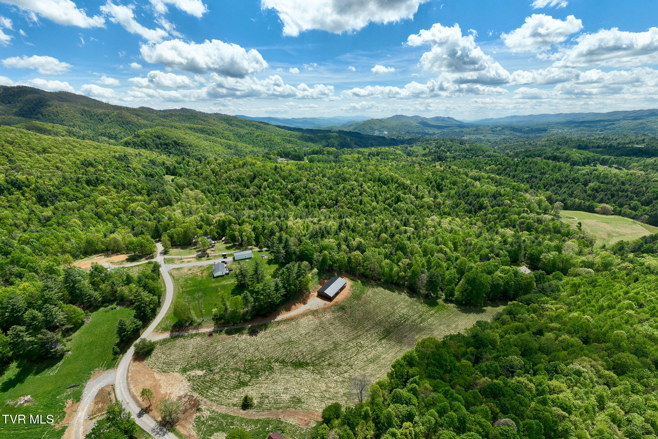 835 Red Brush Road Mountain City, TN 37683 - Photo 8 of 60 835 Red Brush Road (8 of 60)