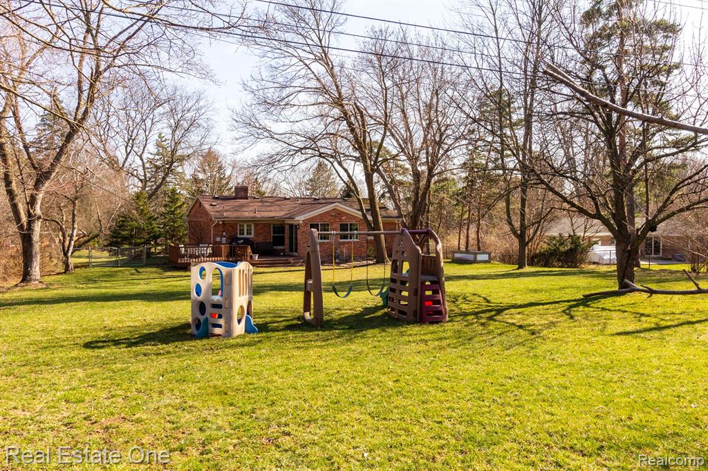 2236 Oklahoma Avenue Rochester Hills, MI 48309 - Photo 41 of 57