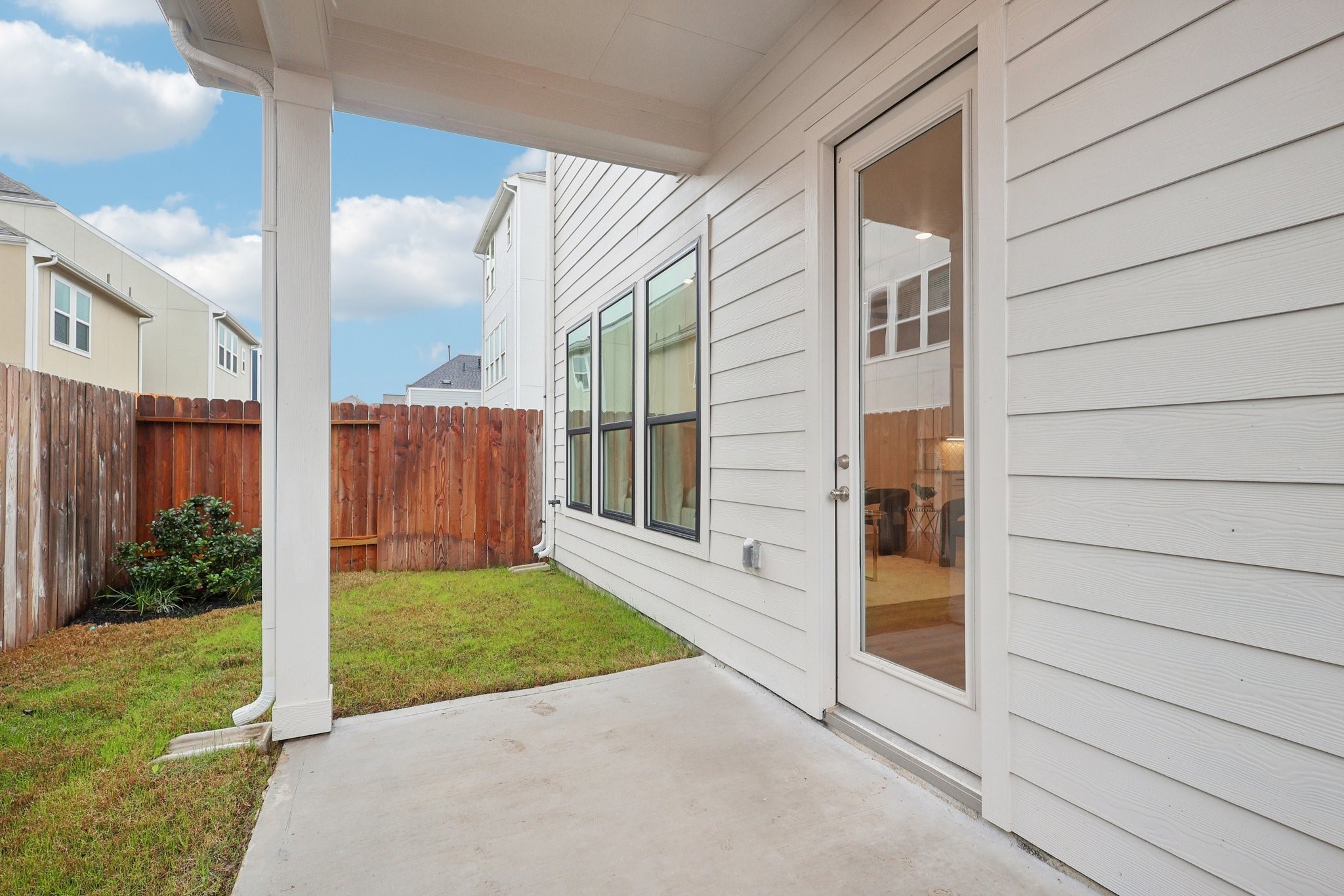 13219 Retiro Drive Houston, TX 77047 - Photo 28 of 28 Representative Photo. Not Actual Home.