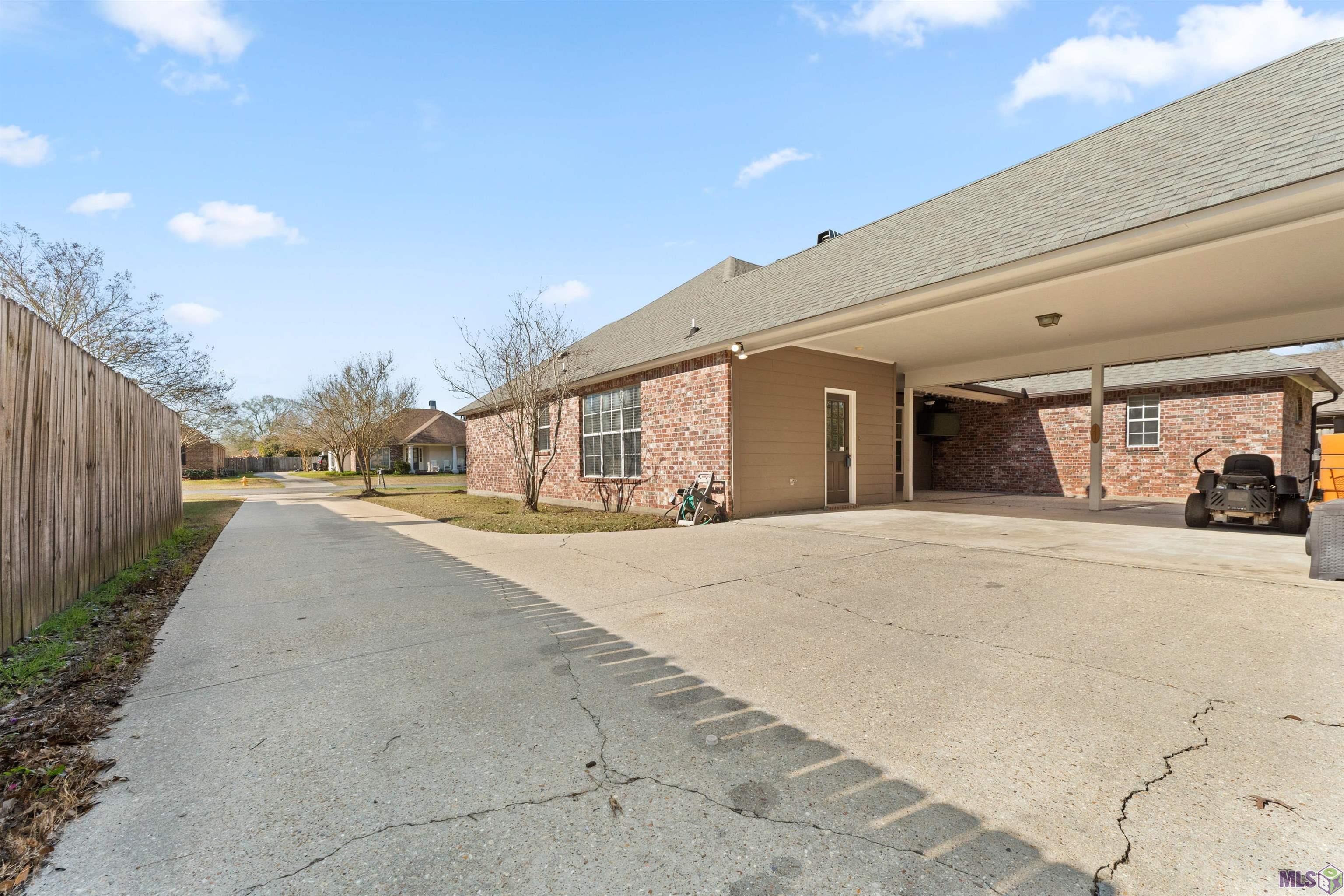 6243 Riverine Drive Baton Rouge, LA 70820 - Photo 11 of 14