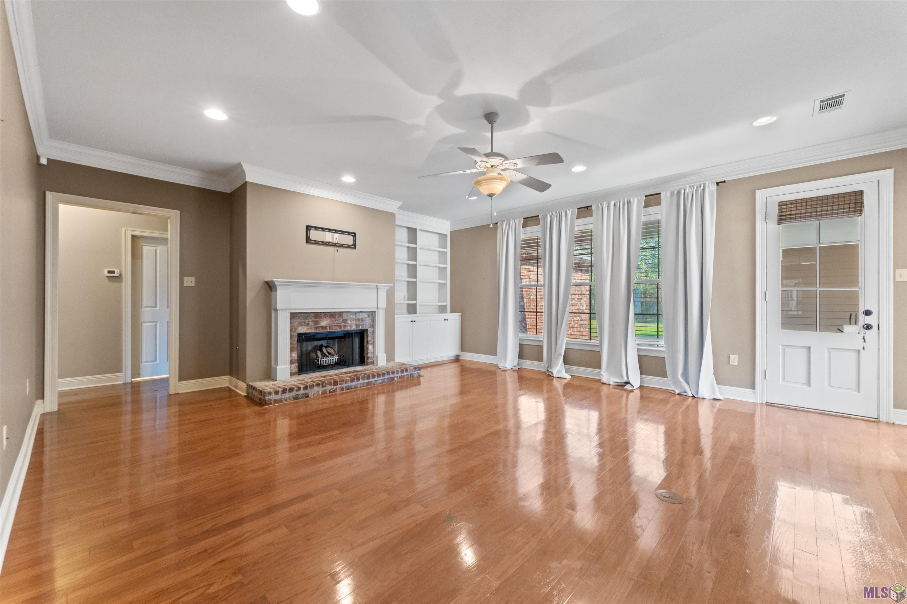 6243 Riverine Drive Baton Rouge, LA 70820 - Photo 3 of 14